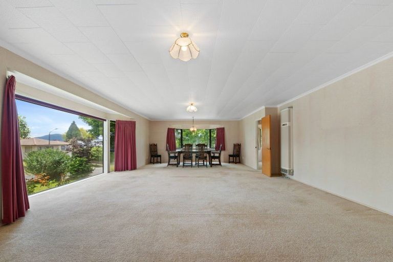 Photo of property in 12 Mark Place, Lynmore, Rotorua, 3010