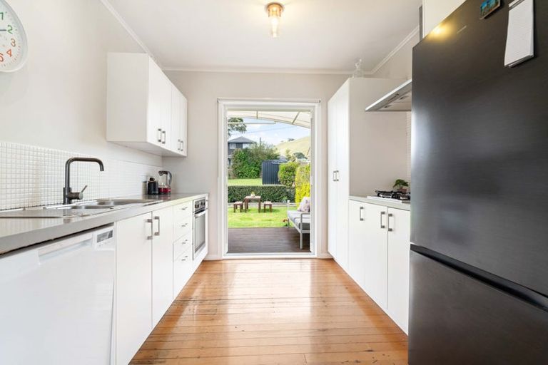 Photo of property in 71 Wallace Road, Mangere Bridge, Auckland, 2022