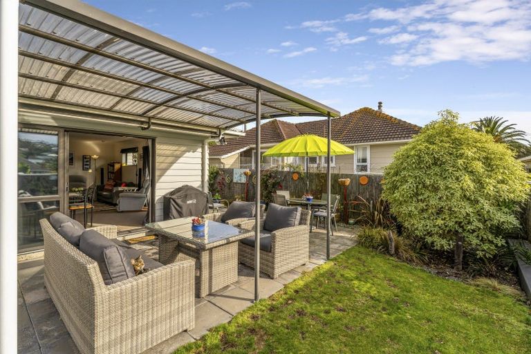 Photo of property in 1 Waiuta Street, Titahi Bay, Porirua, 5022