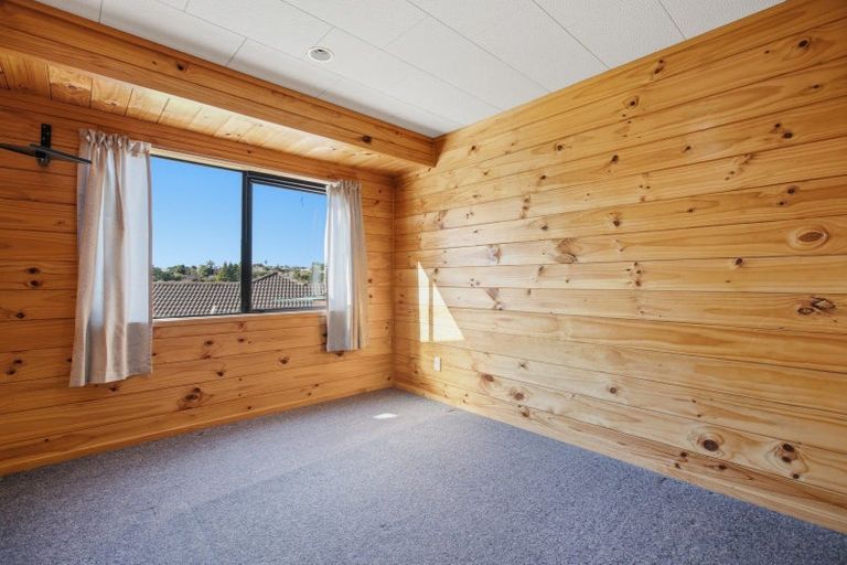 Photo of property in 27 Bateleur Close, Welcome Bay, Tauranga, 3112