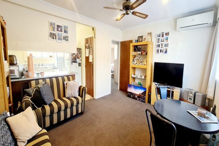 Photo of property in 10/10 Rawson Street, Tawa, Wellington, 5028