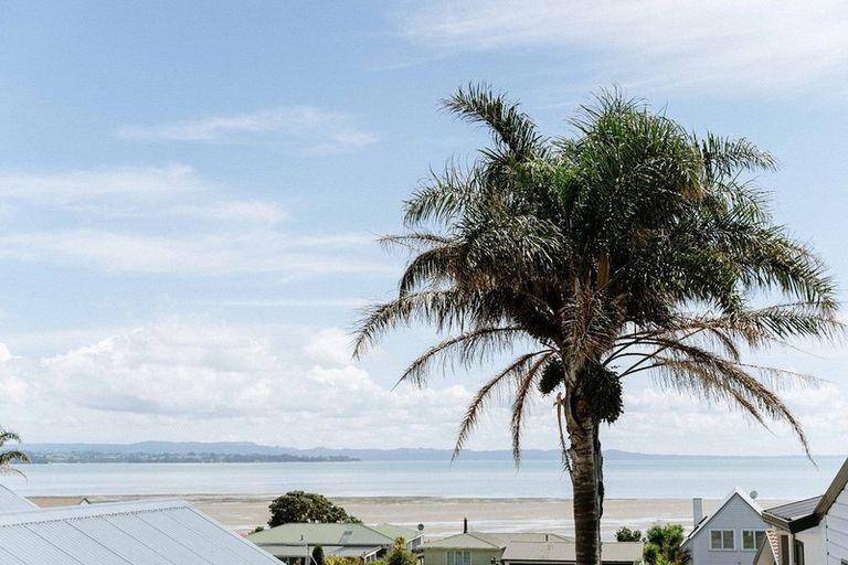 Photo of property in 3b Stevenson Road, Clarks Beach, 2122