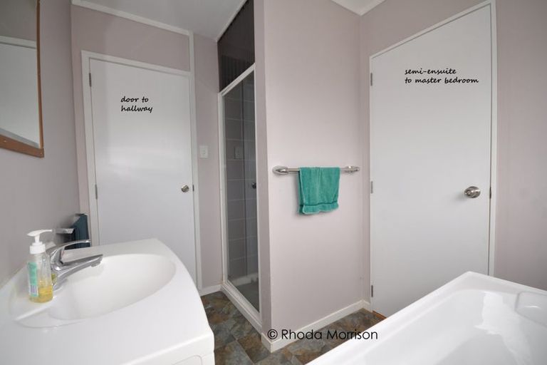 Photo of property in State Highway 12, Paparoa, Maungaturoto, 0583