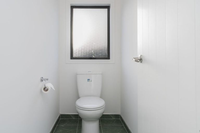 Photo of property in 54 Sapperton Drive, Henderson, Auckland, 0612