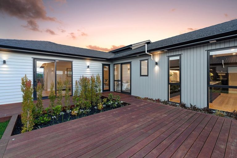Photo of property in 56 Kewa Road, Albany Heights, Auckland, 0632