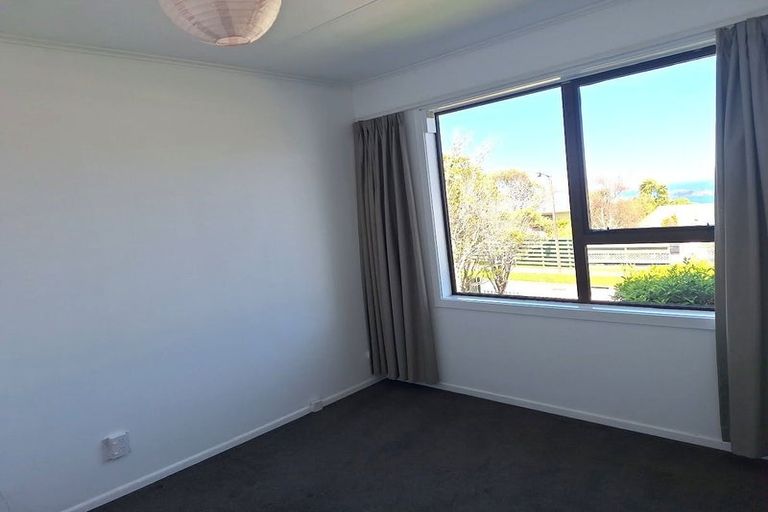 Photo of property in 17 Cypress Drive, Maungaraki, Lower Hutt, 5010