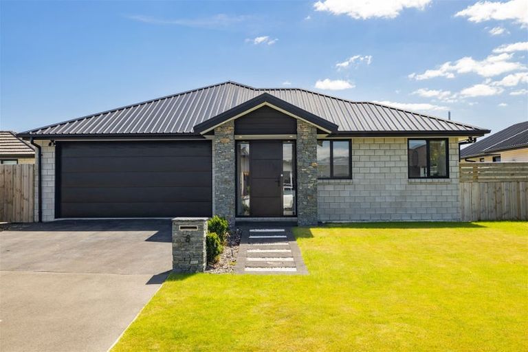 Photo of property in 6 Bryden Place, Halswell, Christchurch, 8025