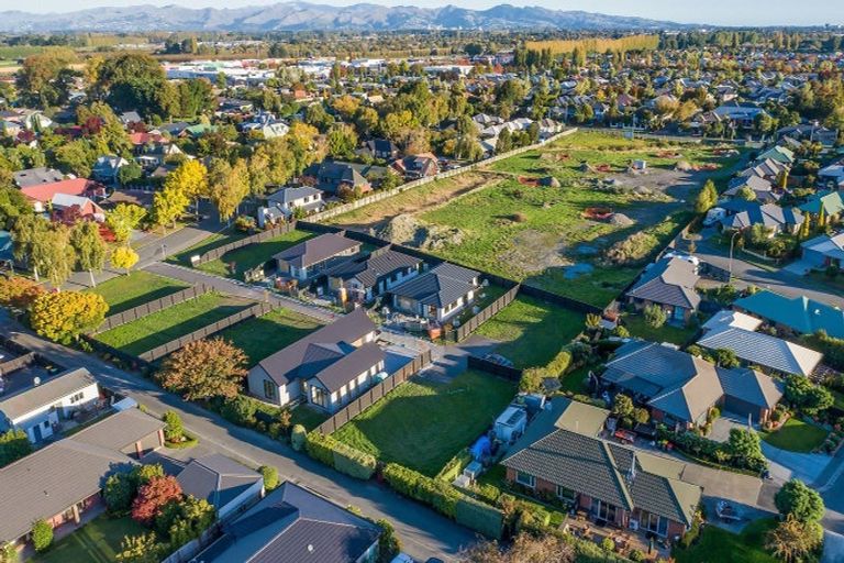 Photo of property in 2 Rusbatch Lane, Belfast, Christchurch, 8051