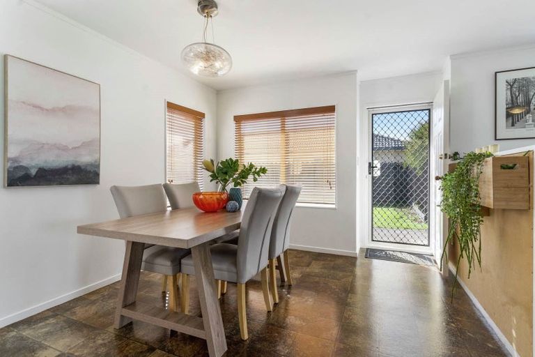 Photo of property in 10 Lutana Place, Burswood, Auckland, 2013