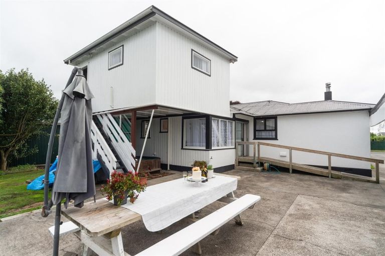 Photo of property in 10 Potaka Street, Marton, 4710