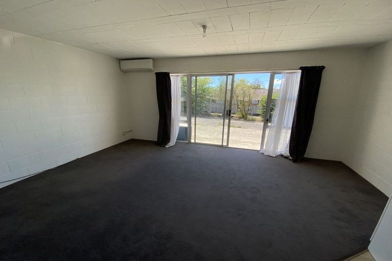 Photo of property in 40 West Coast Road, Glen Eden, Auckland, 0602