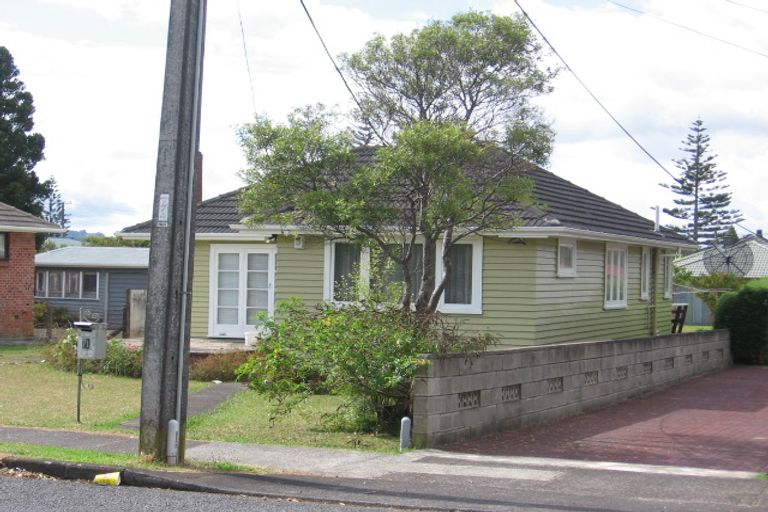 Photo of property in 71 Archibald Road, Kelston, Auckland, 0602