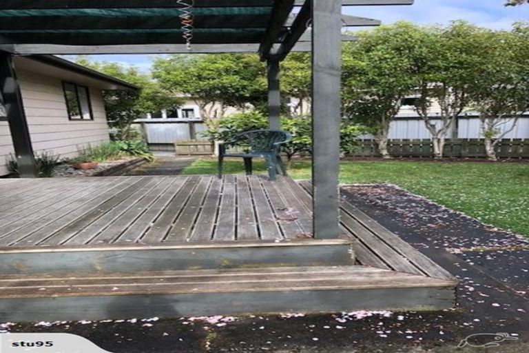 Photo of property in 35 Linwood Drive, Paraparaumu, 5032