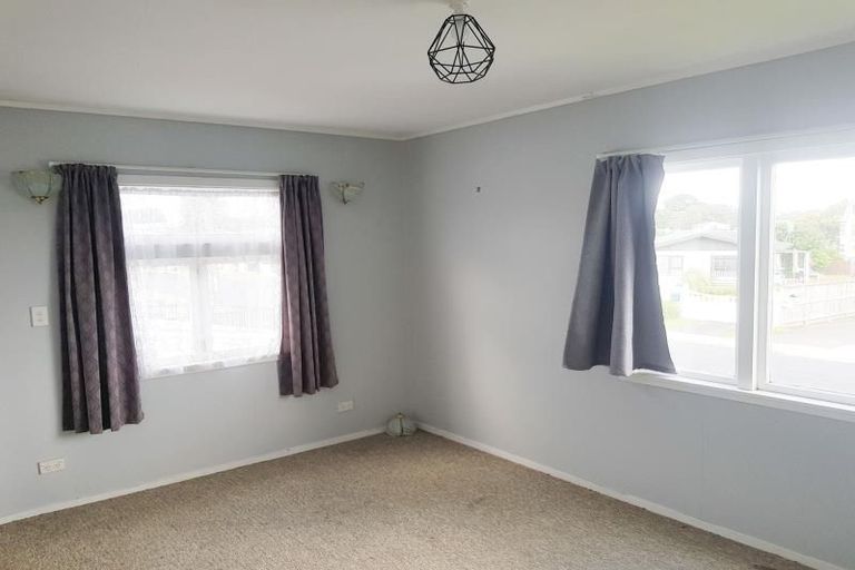 Photo of property in 2/12 Doment Crescent, Orewa, 0931