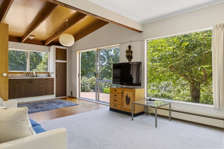 Photo of property in 22 Reeves Road, Acacia Bay, Taupo, 3330