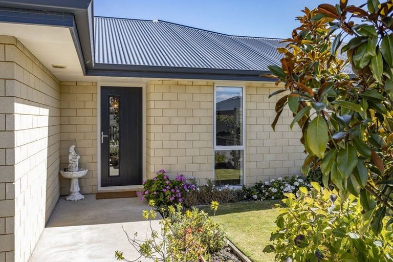 Photo of property in 5 Asha Close, Rolleston, 7614