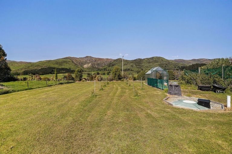 Photo of property in Kane Road, Hawea Flat, Lake Hawea, 9382