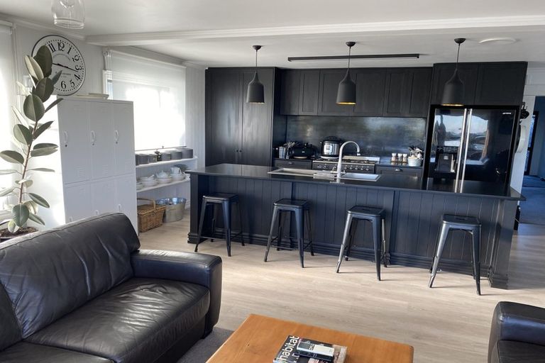 Photo of property in 5 Chatswood Grove, Fitzroy, New Plymouth, 4312