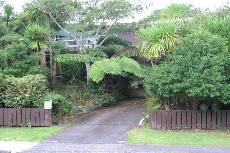 Photo of property in 34 Autumn Avenue, Glen Eden, Auckland, 0602