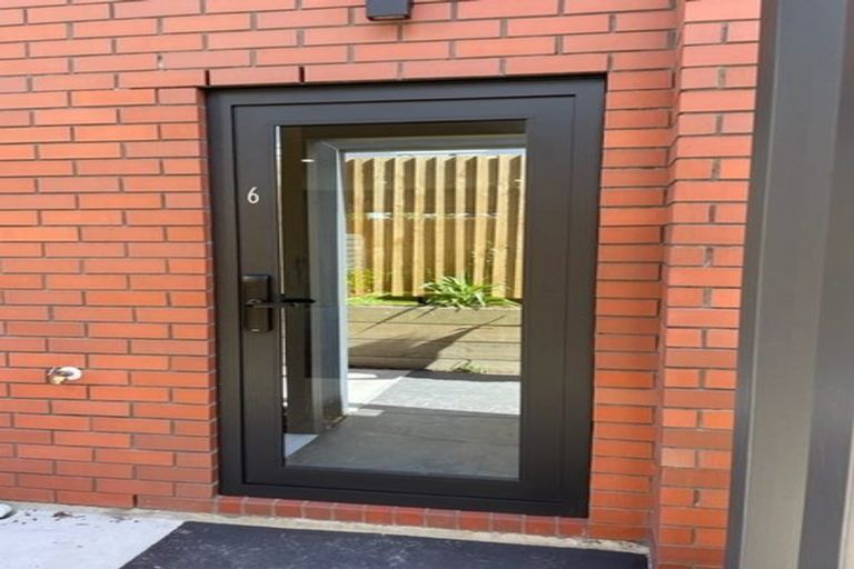 Photo of property in 6/10 Yeovil Road, Te Atatu Peninsula, Auckland, 0610