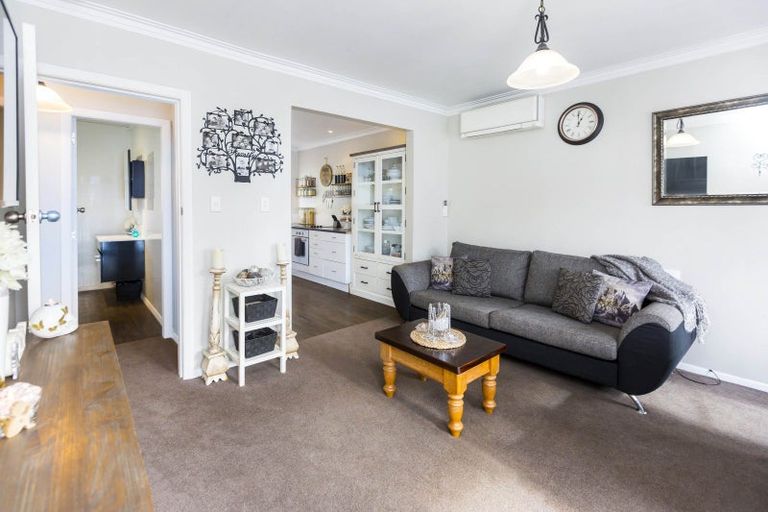 Photo of property in 60 Gibbons Street, Ebdentown, Upper Hutt, 5018