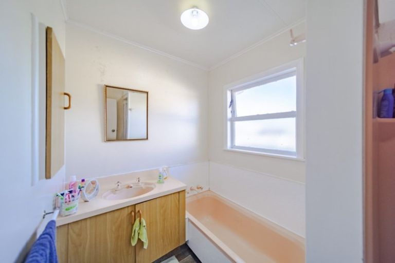 Photo of property in 18 Davidson Avenue, Pirimai, Napier, 4112