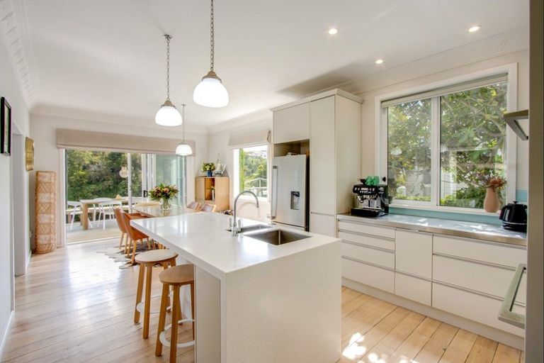 Photo of property in 7 Clyde Road, Bluff Hill, Napier, 4110