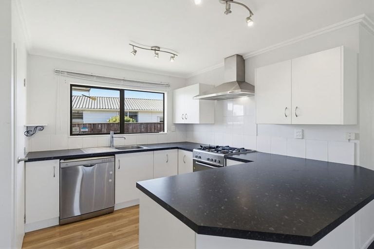 Photo of property in 22 Peter Hall Drive, Kelvin Grove, Palmerston North, 4414