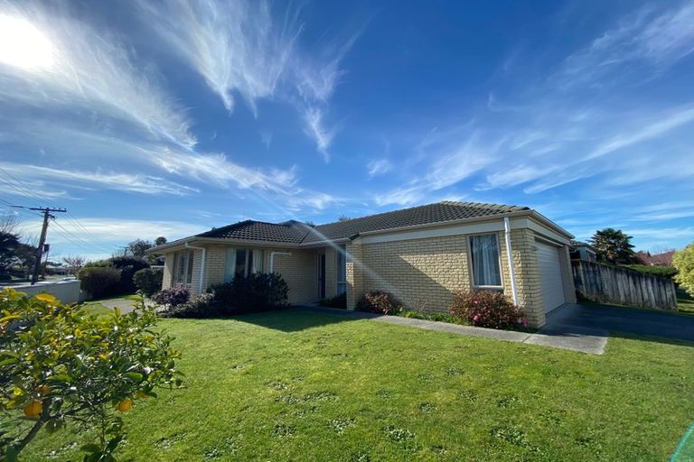 Photo of property in 1 Gardenia Close, Melville, Hamilton, 3206
