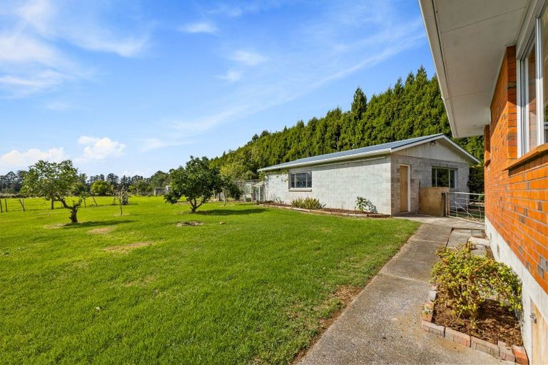 Photo of property in 230 Riverhead Road, Kumeu, 0892