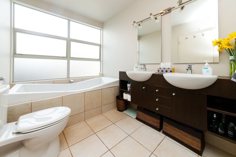 Photo of property in 19 Springdale Grove, Fitzherbert, Palmerston North, 4410