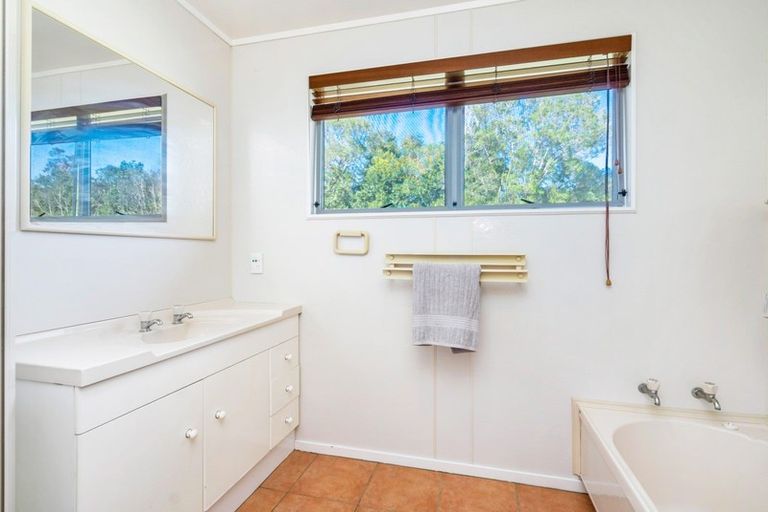 Photo of property in 117 Oakura Road, Oakura, Hikurangi, 0184