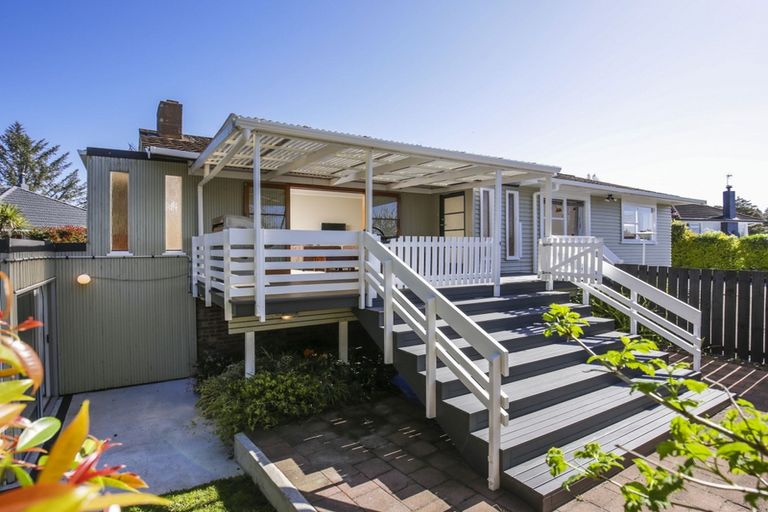 Photo of property in 6 Dolbear Street, Titirangi, Auckland, 0604