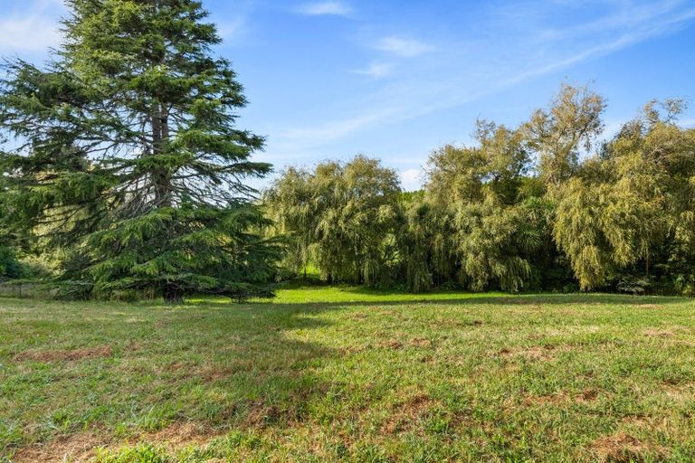 Photo of property in 230 Riverhead Road, Kumeu, 0892