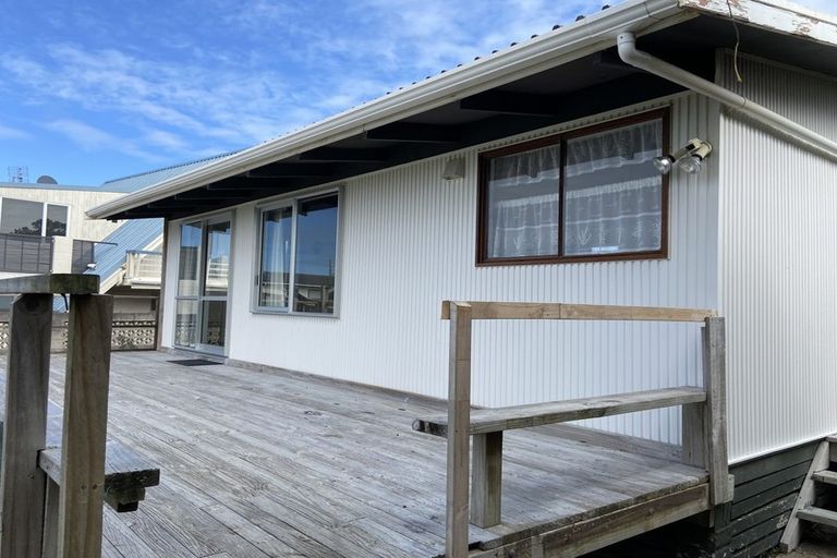 Photo of property in 48 Shakespear Road, Army Bay, Whangaparaoa, 0930