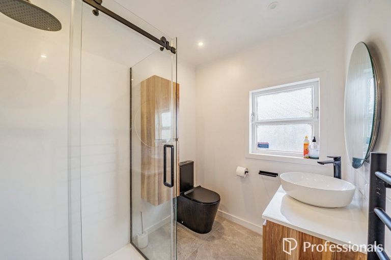 Photo of property in 400 Stokes Valley Road, Stokes Valley, Lower Hutt, 5019