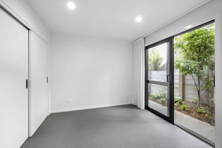 Photo of property in 30c Waiwaka Terrace, Strandon, New Plymouth, 4312