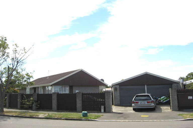 Photo of property in 4 Daytona Place, Parklands, Christchurch, 8083