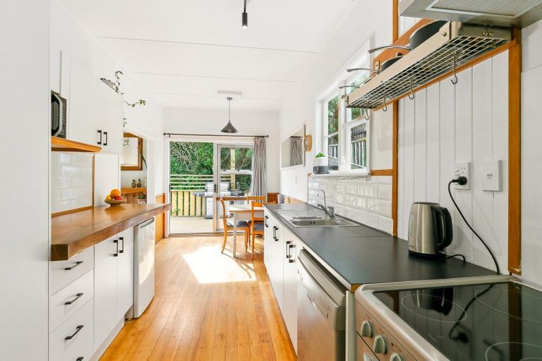 Photo of property in 22 Tannadyce Street, Strathmore Park, Wellington, 6022