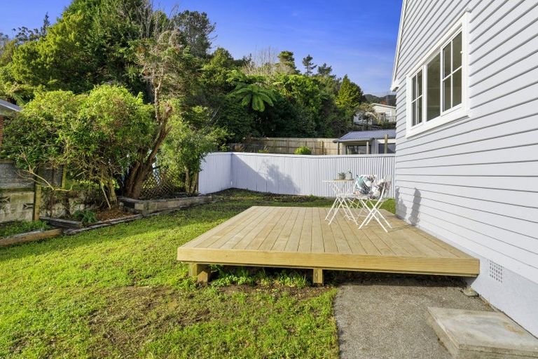 Photo of property in 117 Horoeka Street, Stokes Valley, Lower Hutt, 5019