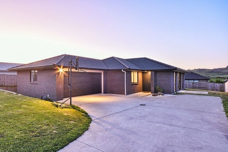 Photo of property in 82 Harriet Johnston Drive, Pokeno, 2402