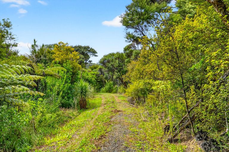 Photo of property in 495 Rahuikiri Road, Tomarata, Wellsford, 0972