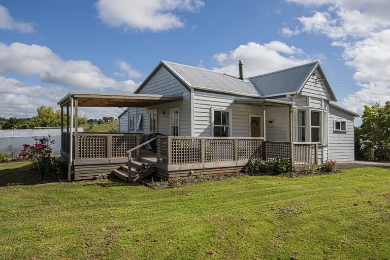Photo of property in 46 Whakapirau Road, Maungaturoto, 0583