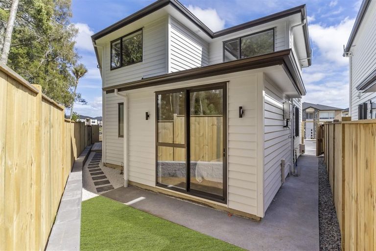 Photo of property in 44 Drumbuoy Drive, Flat Bush, Auckland, 2019