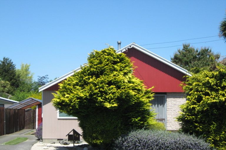 Photo of property in 84 Farquhars Road, Redwood, Christchurch, 8051