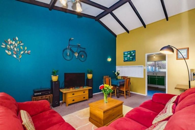 Photo of property in 70 Belvedere Avenue, Waikanae, 5036