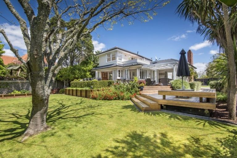 Photo of property in 14 Maleme Avenue, Belmont, Auckland, 0622