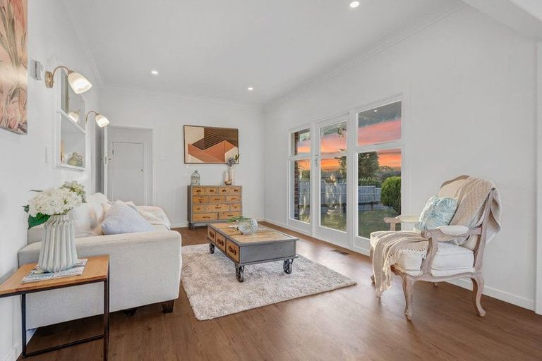 Photo of property in 1/13 Clevedon Road, Papakura, 2110