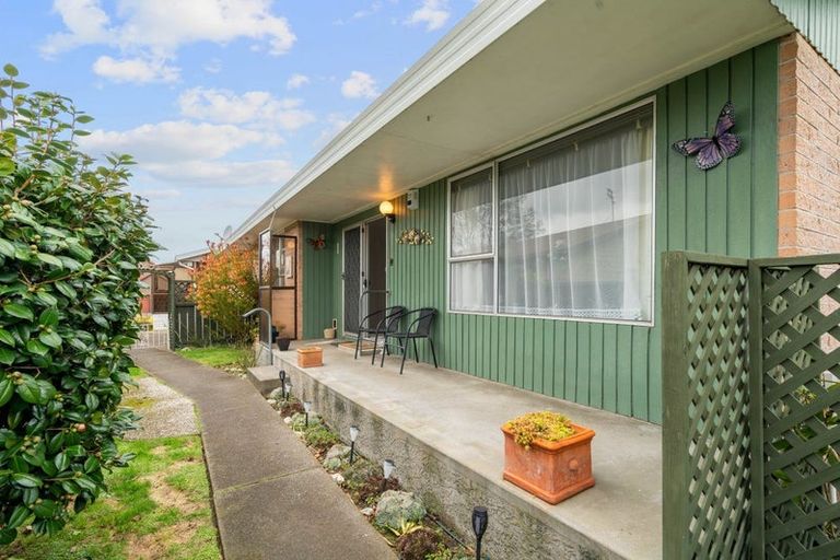 Photo of property in 29a Salford Avenue, Redwood, Christchurch, 8051