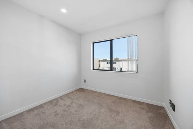 Photo of property in 20 Meritage Lane, Te Atatu South, Auckland, 0610